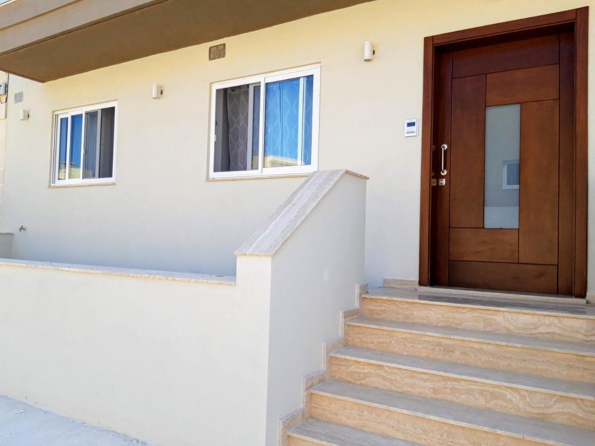 Large And Modern Apartment In The Centre Of Malta Mosta Exterior photo